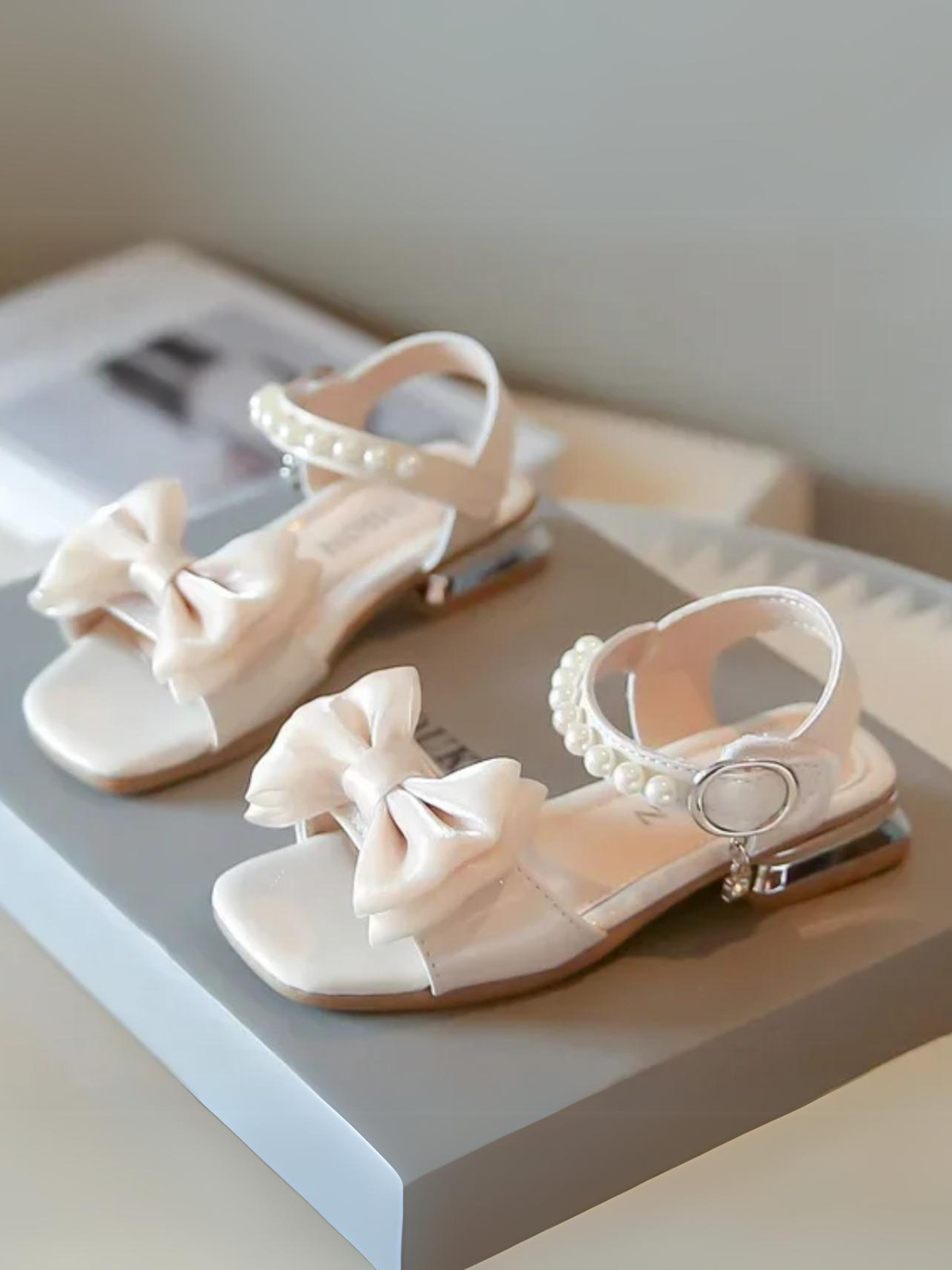 Girls Elegant Bow and Pearl Sandals