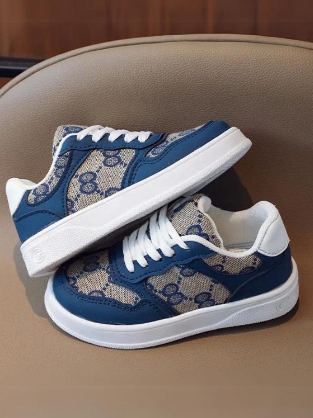 Girl's Trendy Lace-Up Sneakers