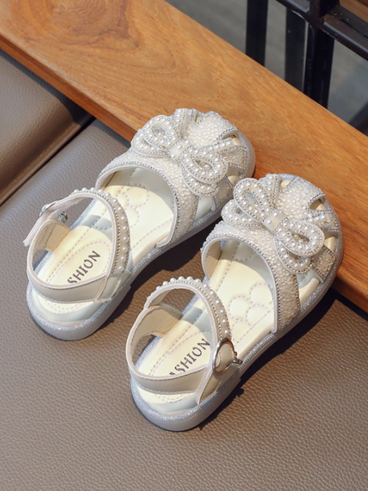 Little Dreamer's Pearl Bow Sandals