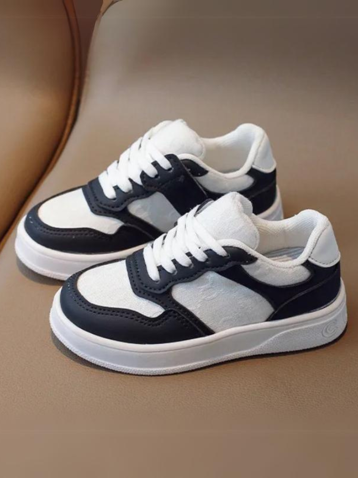 Girl's Trendy Lace-Up Sneakers