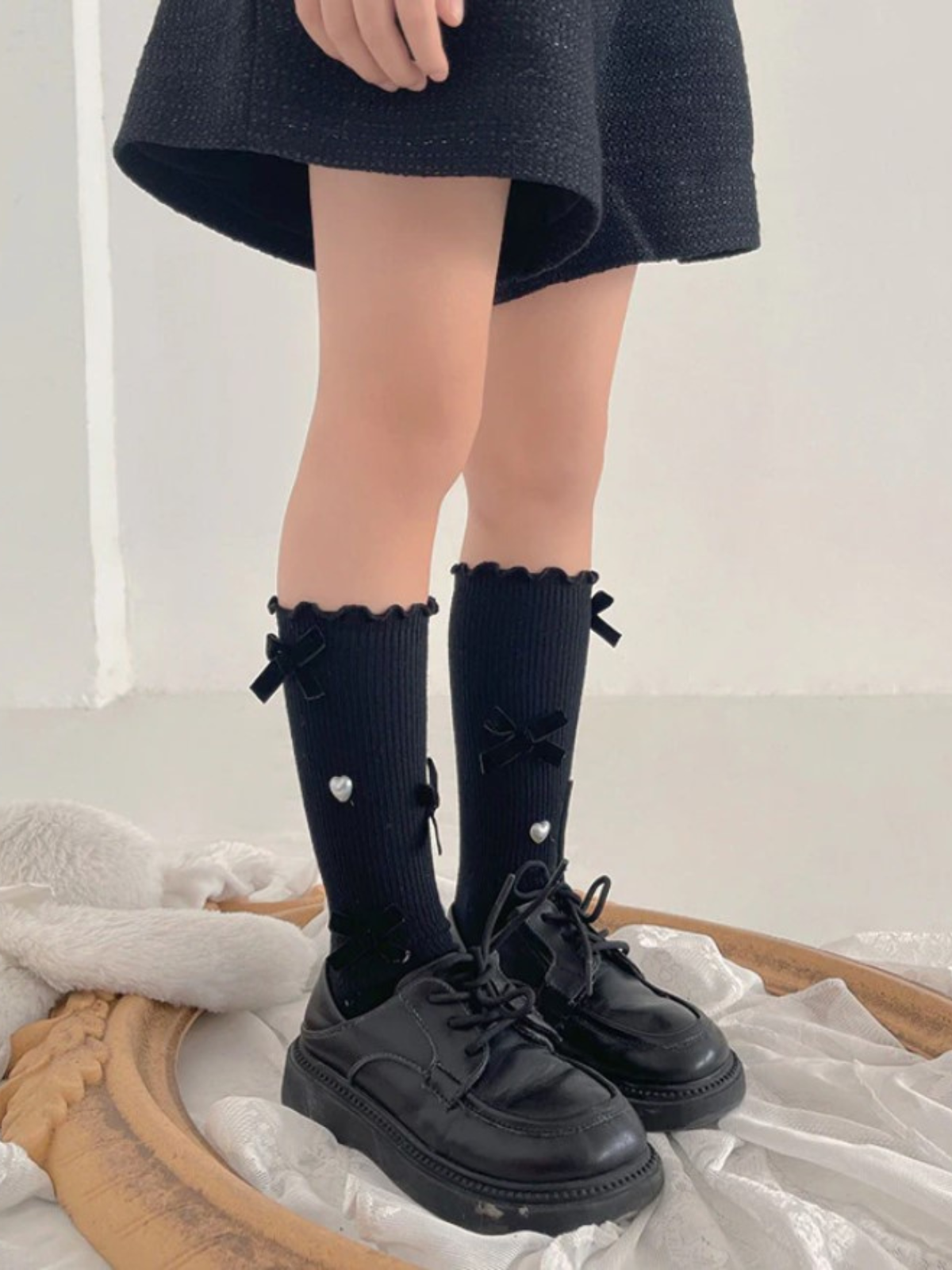 Pretty And Polished Lettuce Edge Ribbon Socks