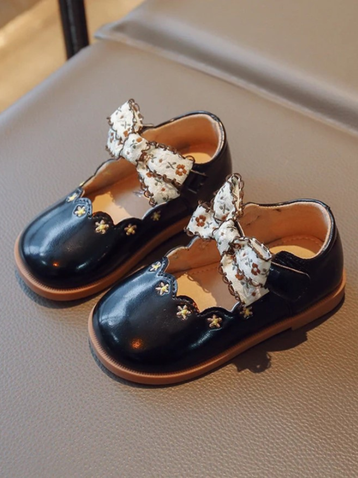 Sweetheart Style Scallop Mary Jane Shoes